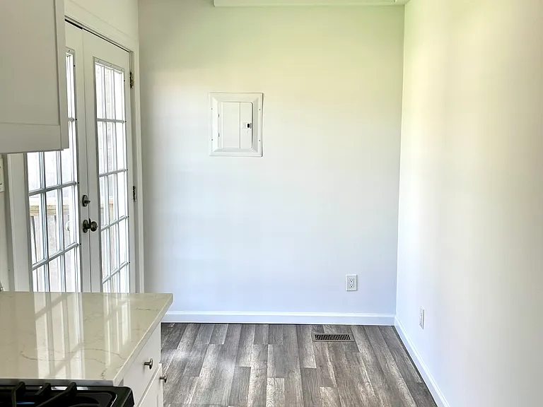 949 W Beech St — Photo 21