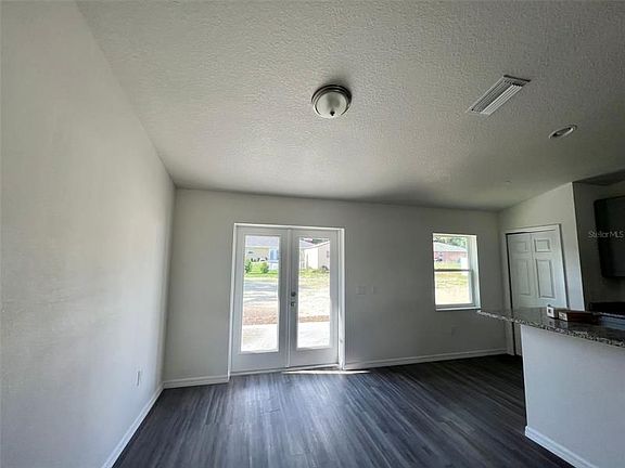 3rd image of 72 N Cunningham Ave
