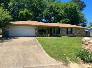 835 Garrett Cir, Chandler, TX 75758