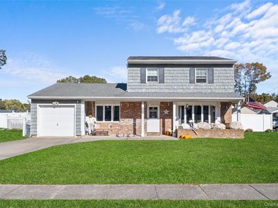 270 Singingwood Drive, Holbrook, NY, 11741