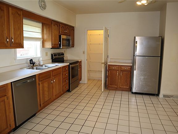 3rd image of 308 College Ave