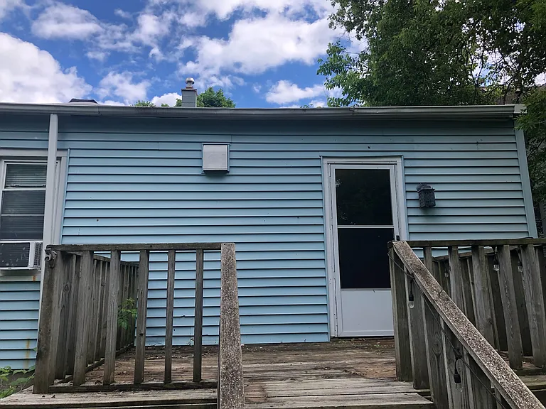 Private back deck entrance
