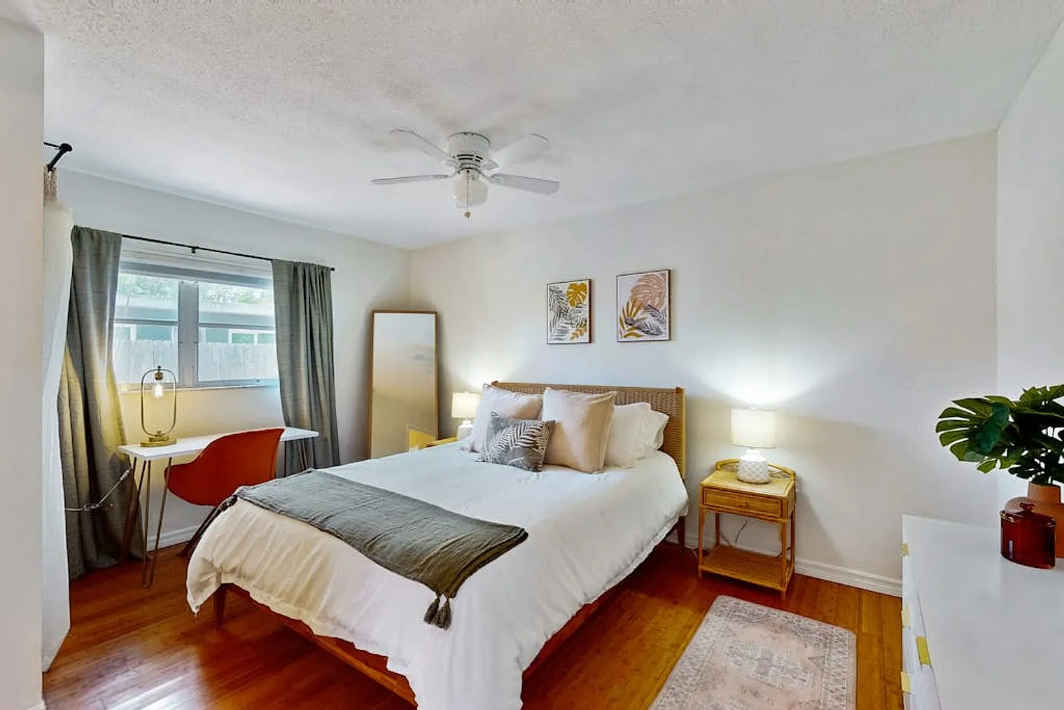 2 bed, 1.0 bath, 1248 sqft, $2,848 — Photo 3