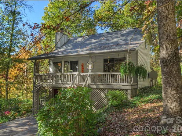 11 Grant Pl, Clyde, NC 28721
