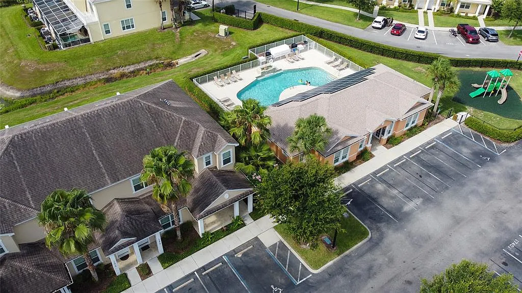 3 bed, 3.0 bath, 1501 sqft, $2,500 — Photo 1