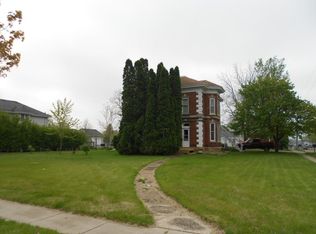 307 E Main St, Lisbon, IA 52253