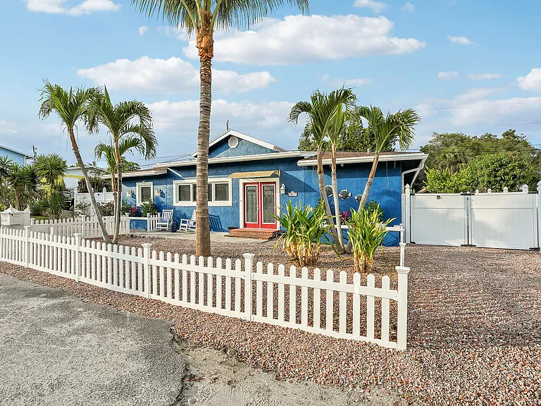 1827 Len Dr — Photo 21