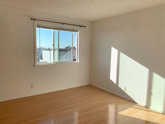3rd image of 950 Quintara St #8