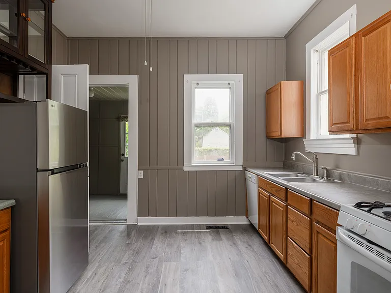 355 W Clinton St #1 — Photo 8