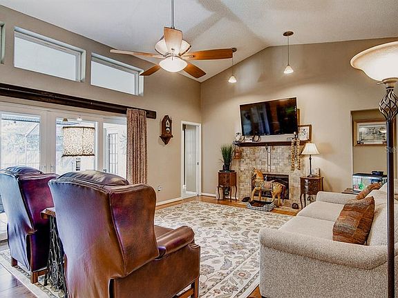 4th image of 5310 Redfield Ln