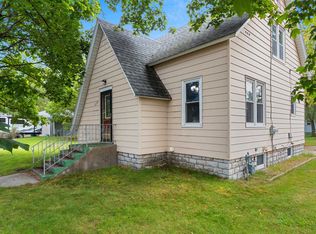 1524 6th St, Marinette, WI 54143