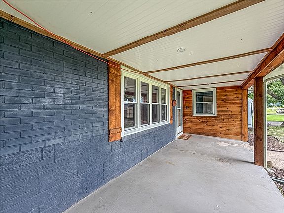 5th image of 5155 Lake Rd
