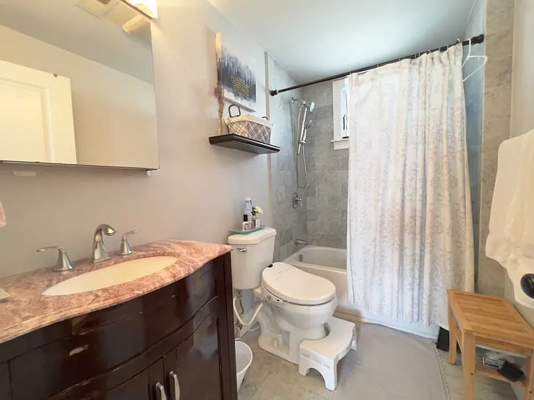 Maple St — Photo 19