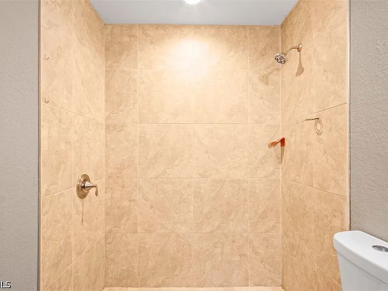 1530 Gretchen Ave S — Photo 19