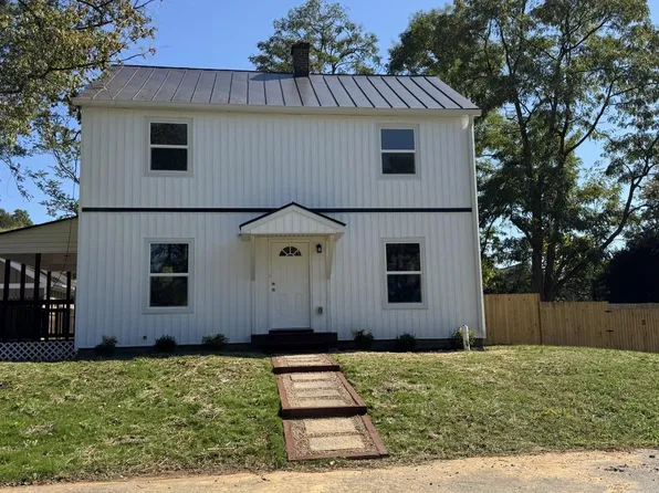 174 N Winchester Ave, Waynesboro, VA 22980
