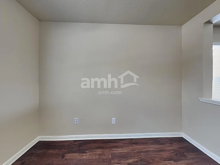 3743 Jewel Point Dr — Photo 10
