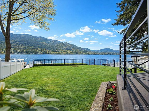 3rd image of 562 W Lake Samish Drive