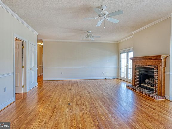 5th image of 749 Jackson St