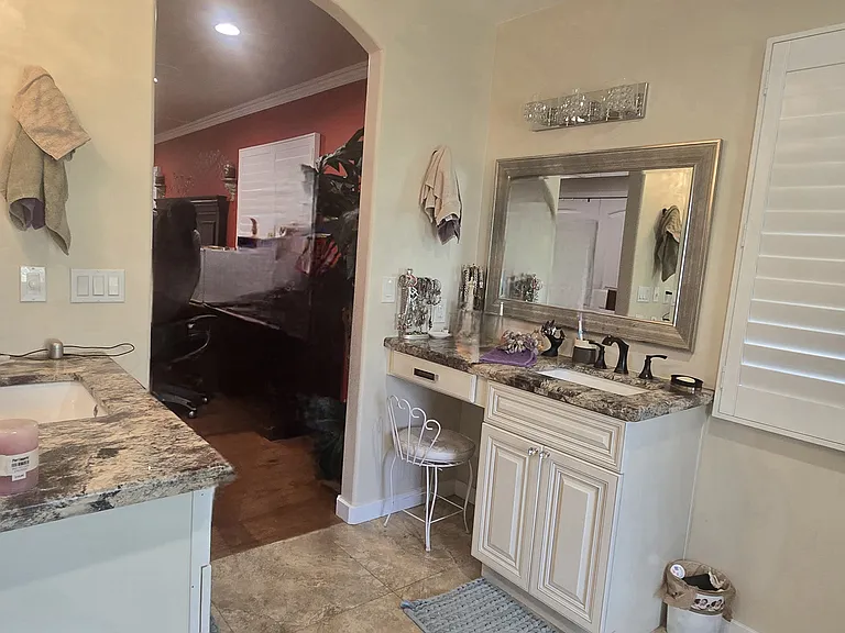 61 E Valencia Dr — Photo 26