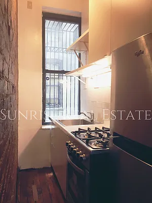 Rented by Sunrise Real Estate | media 47