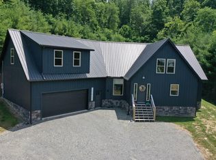 1008 Hinton Rd, White Oak, WV 25989