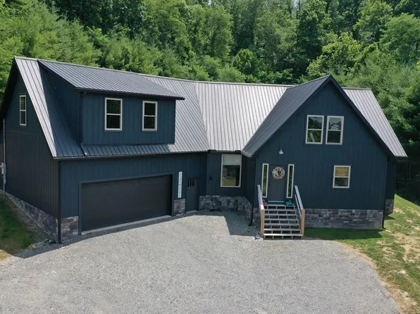 1008 Hinton Rd, White Oak, WV 25989