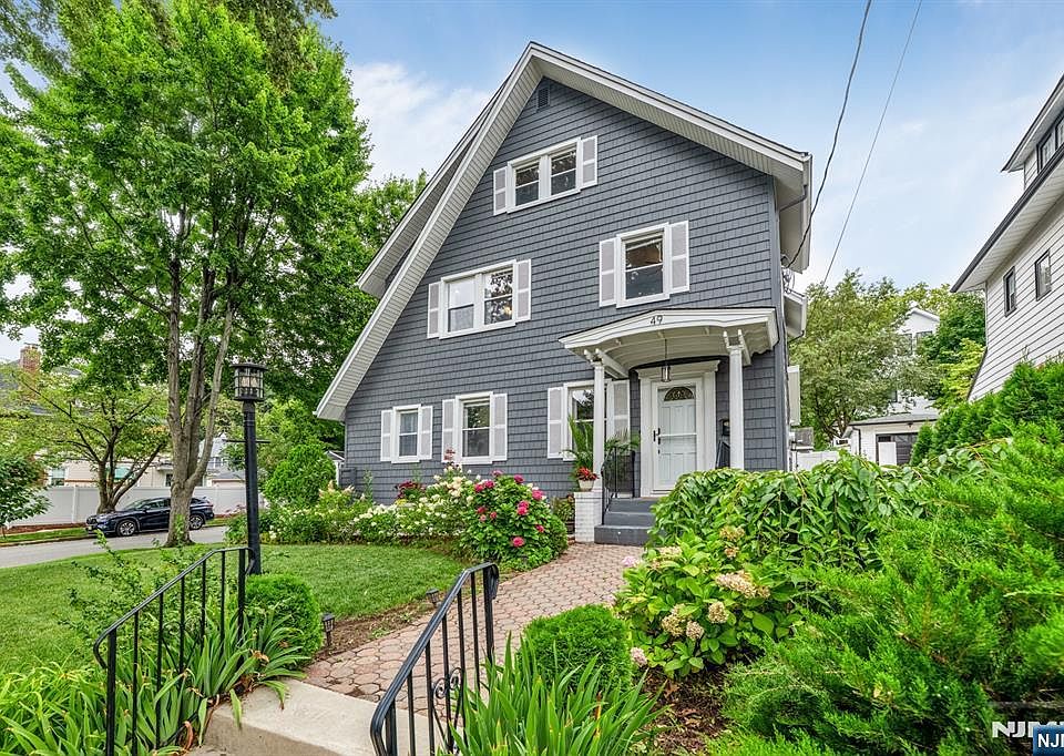 1st image of 49 Walnut St