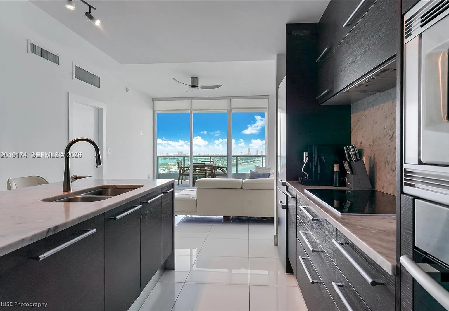 900 Biscayne Bay Condo — Photo 4