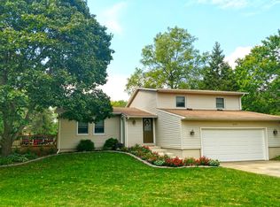 606 Dianne Ct, Mahomet, IL 61853