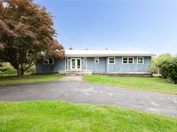 2023 Van Auken Rd, Newark, NY 14513