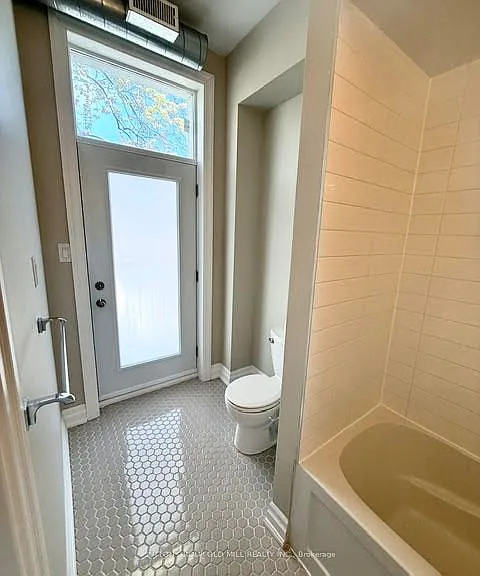 259 Gerrard St E #2A — Photo 10
