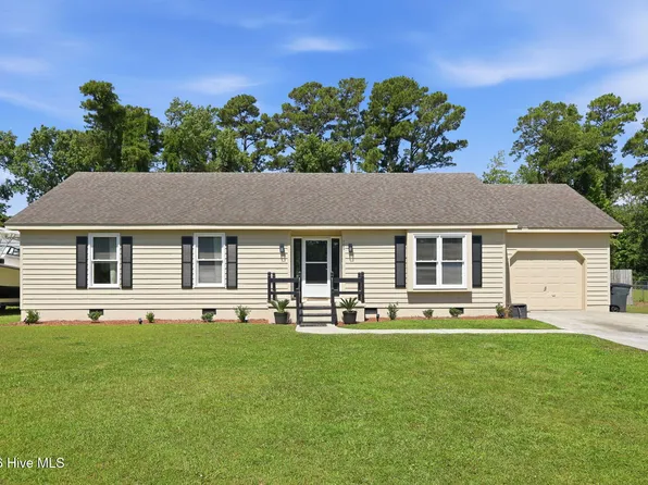 705 Hedrick Boulevard, Morehead City, NC 28557