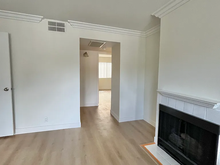 Chateau Studio Village Apartments — Photo 26