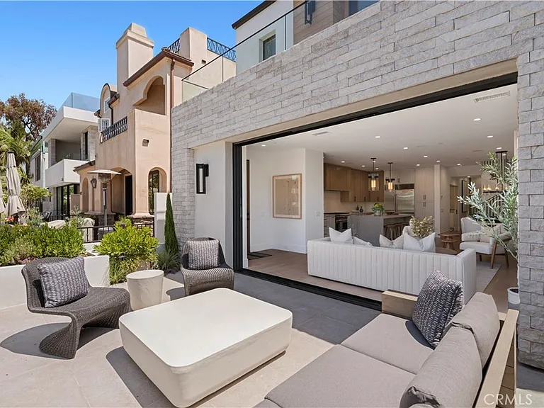 430 Fernleaf Ave — Photo 1