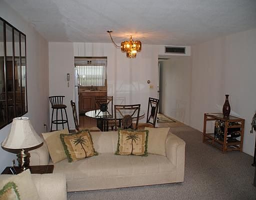 4th image of 211 Pasadena Ave N APT 105
