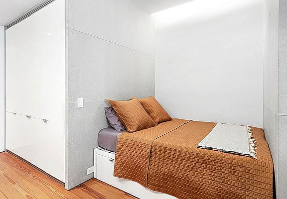 3rd image of 140 W 69th St APT 103A