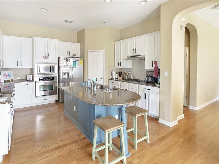 1601 Greenside Dr — Photo 4