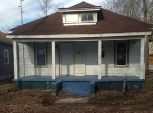 303 Adams Ave, Charleston, IL 61920