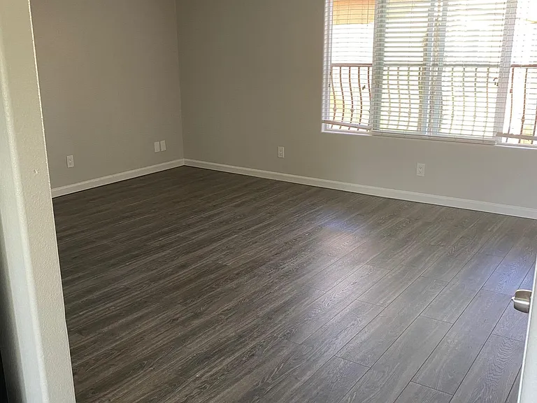 5014 Auburn Dr #12 — Photo 3