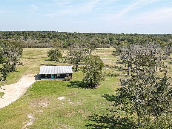 2nd image of 18603 Hickory Nut Ln