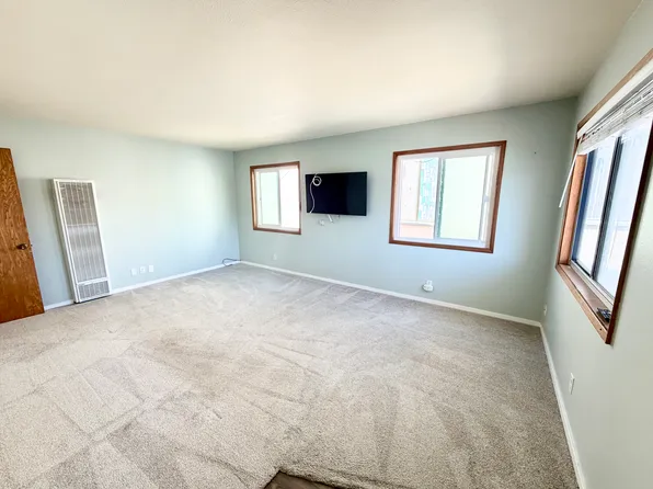219 7th St APT B, Seal Beach, CA 90740