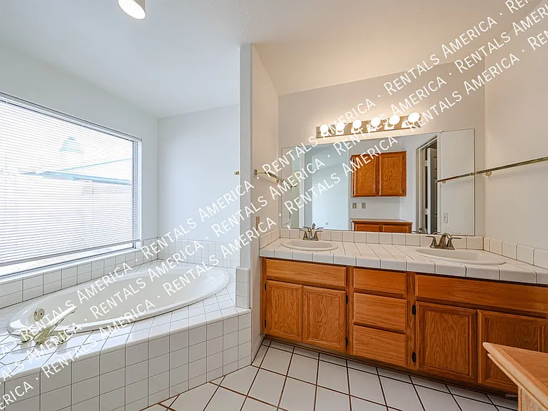 15831 N 6th Ave — Photo 31