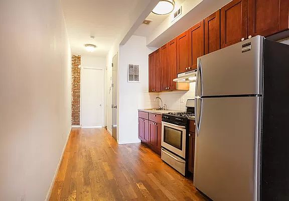 2nd image of 213 Wyckoff Ave