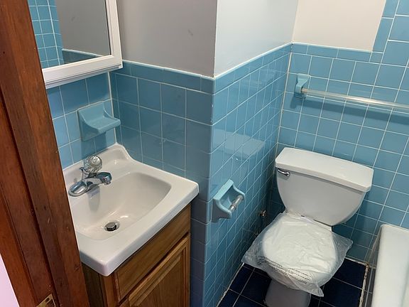 5th image of 247 E 94th St APT 3S