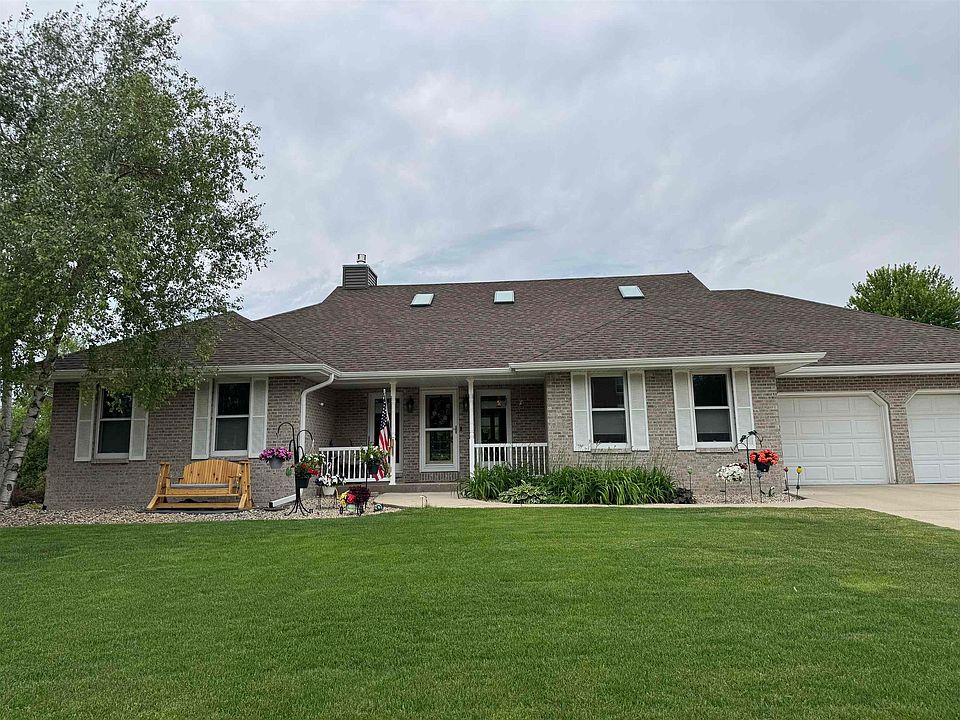 1st image of 847 Cambridge Dr