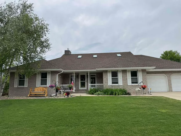 847 Cambridge Dr, Janesville, WI 53548