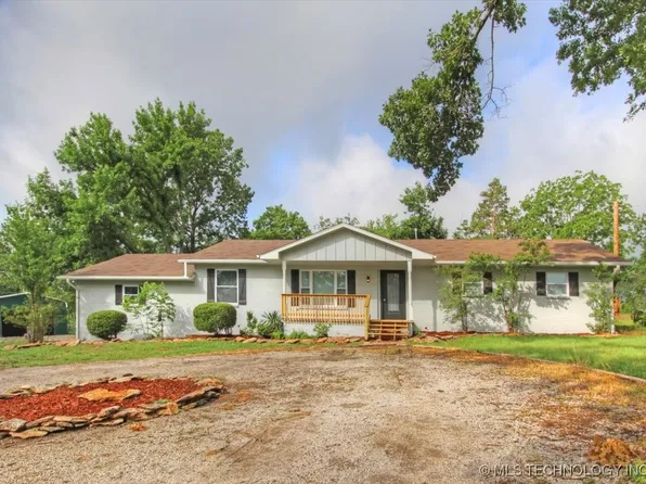 2005 Holly Rd, Claremore, OK 74017