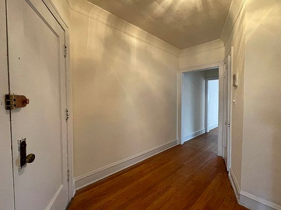 4th image of 6749 S Paxton Ave APT 3