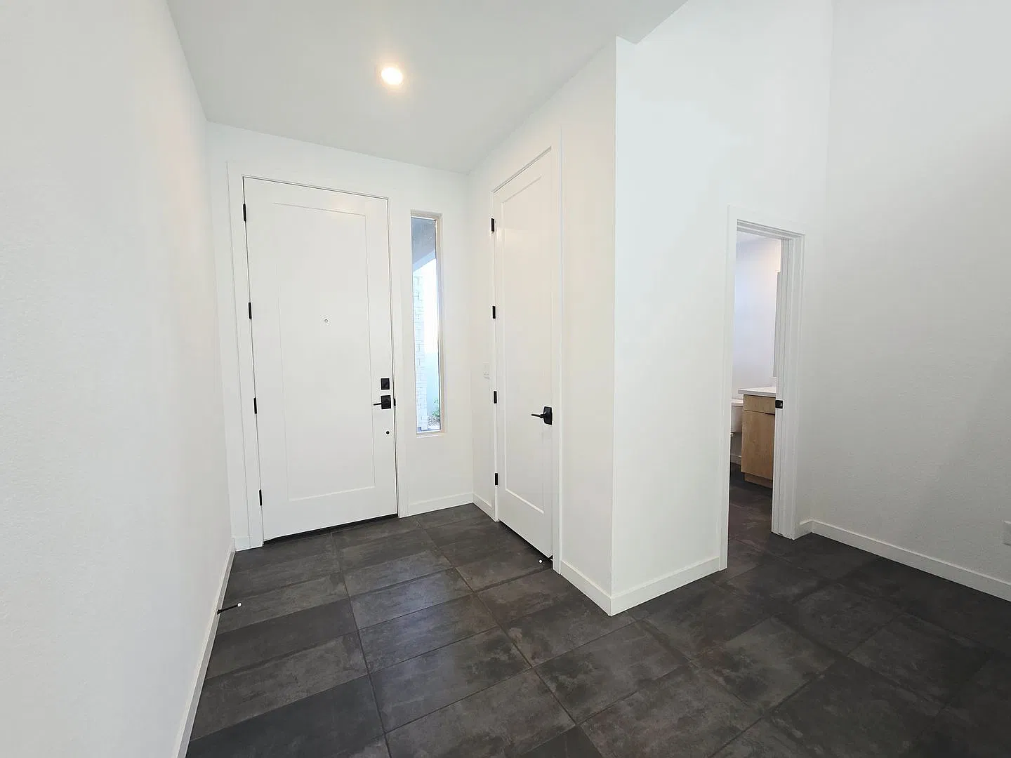 3 Bedroom Stunning Home In Inspirada Over 2000 Sqft!! — Photo 4