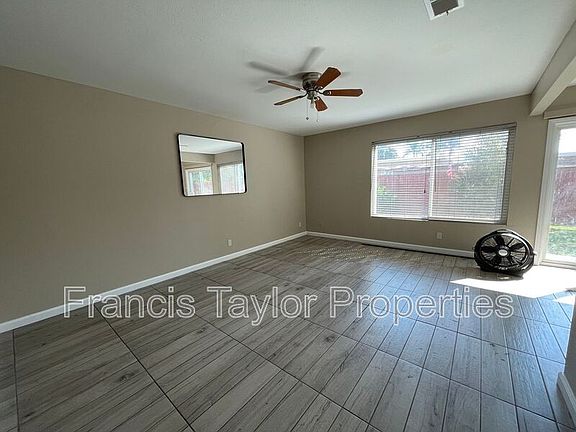 2nd image of 1971 E Washington Ave APT 5